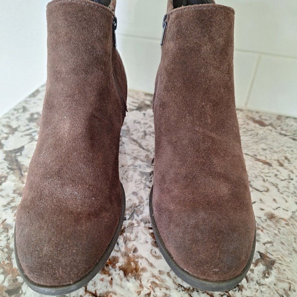 Josef Seibel  Brown suede booties, size 39/8.5 US‎